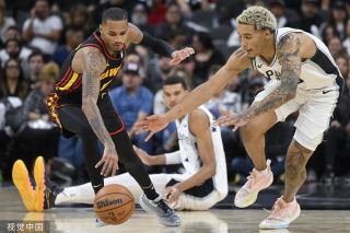 时刻作出更 时刻作出更