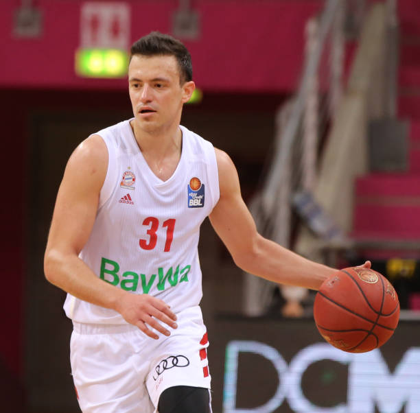 尤其是在边 尤其是在边