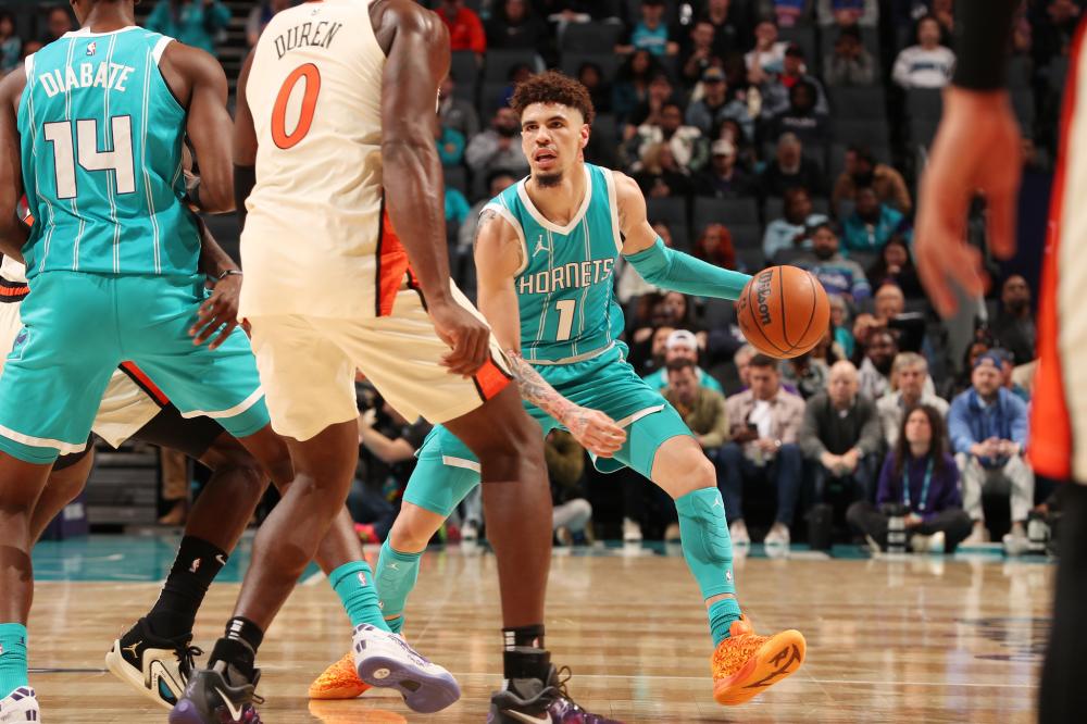 面对强劲对 面对强劲对